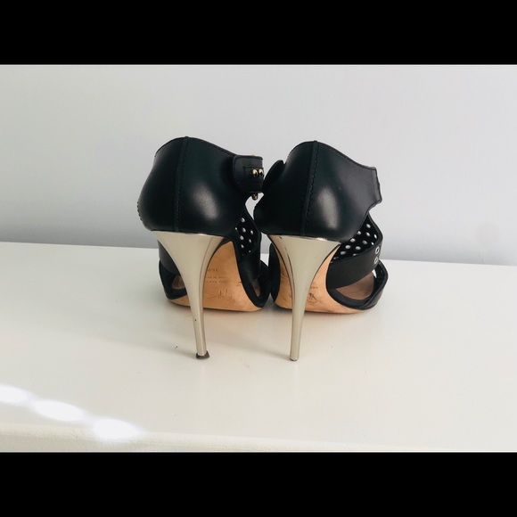 Guissepe Zanotti Black Heels with Metal details - Picture 3 of 3